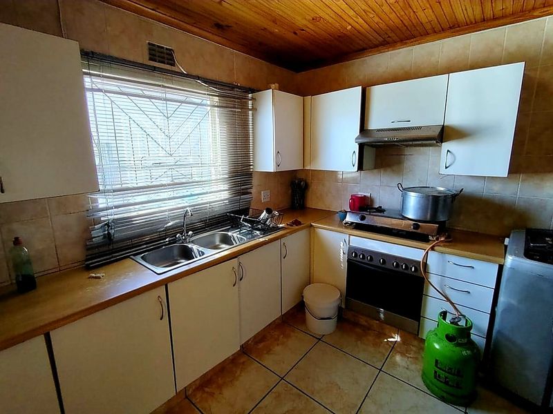 4 Bedroom House For Sale in Rosedale Mdantsane - Photo 9