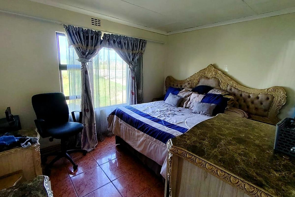 4 Bedroom House For Sale in Rosedale Mdantsane - Photo 3