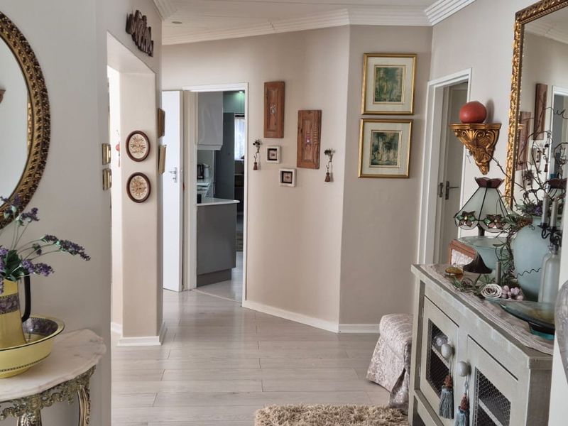 Spacious House With Flat - Central Hartenbos - Photo 2