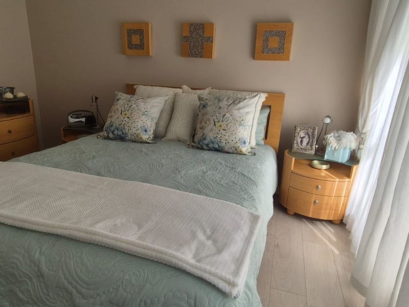 Spacious House With Flat - Central Hartenbos - Photo 9