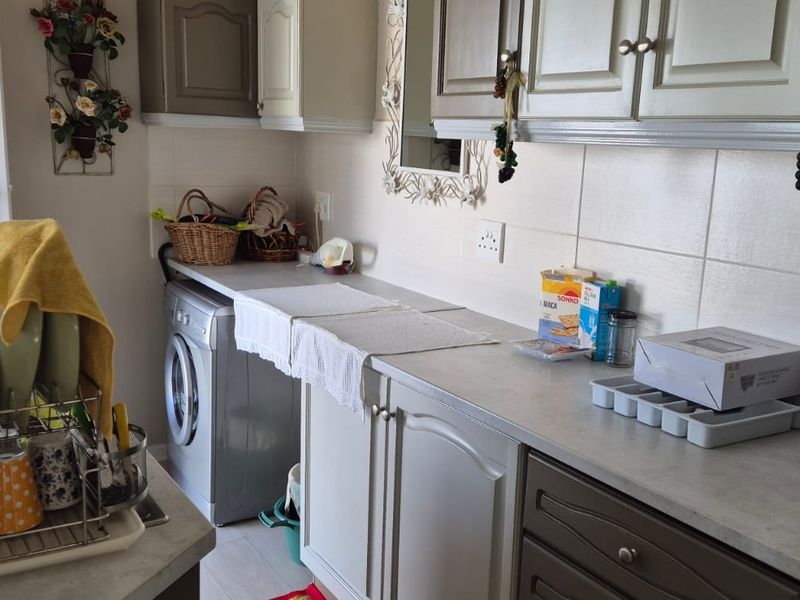 Spacious House With Flat - Central Hartenbos - Photo 5