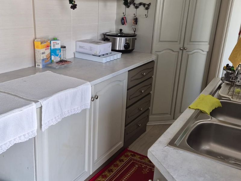 Spacious House With Flat - Central Hartenbos - Photo 6