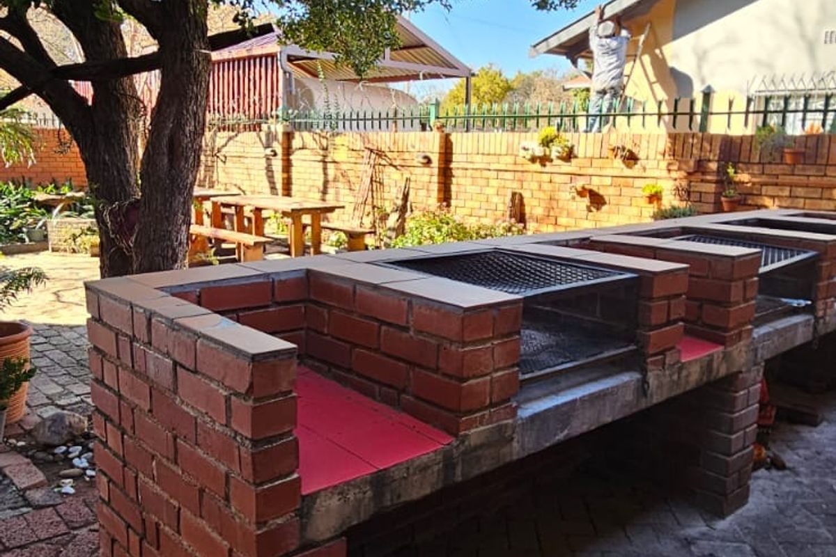 Sunny 2.5-Bedroom Flat for Sale in Villieria | R740,000 - Photo 4