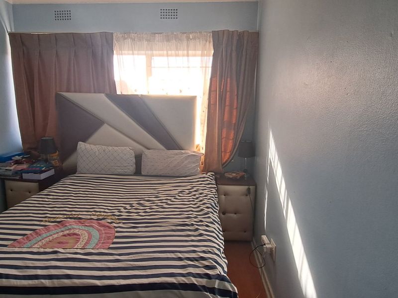 Calling All Investors & First-Time Buyers! - Photo 10
