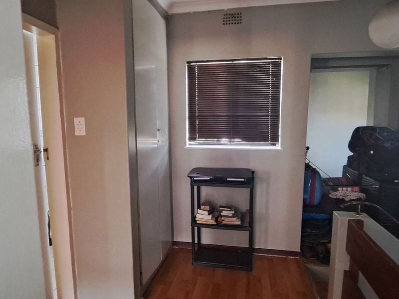 Calling All Investors & First-Time Buyers! - Photo 9