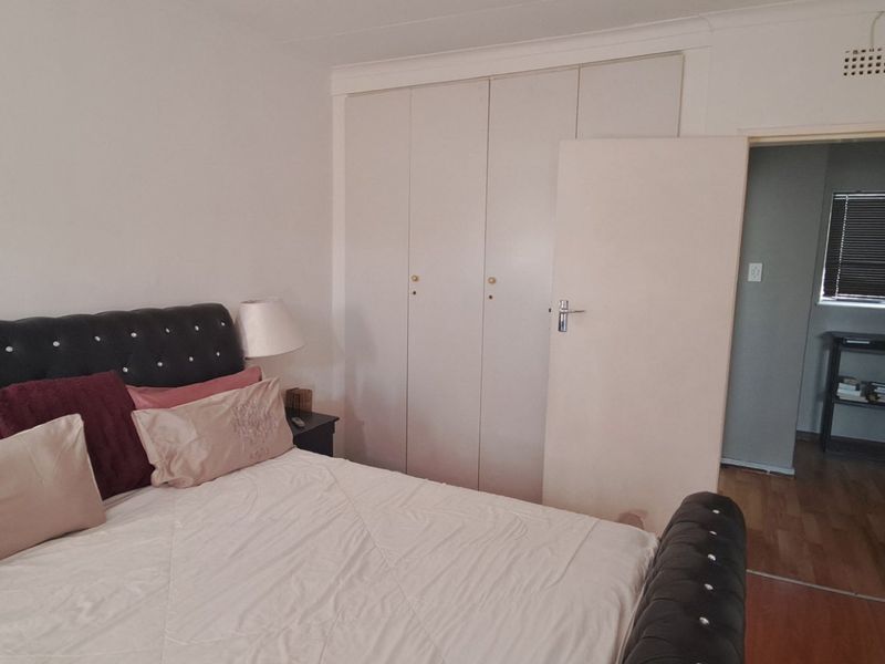 Calling All Investors & First-Time Buyers! - Photo 8