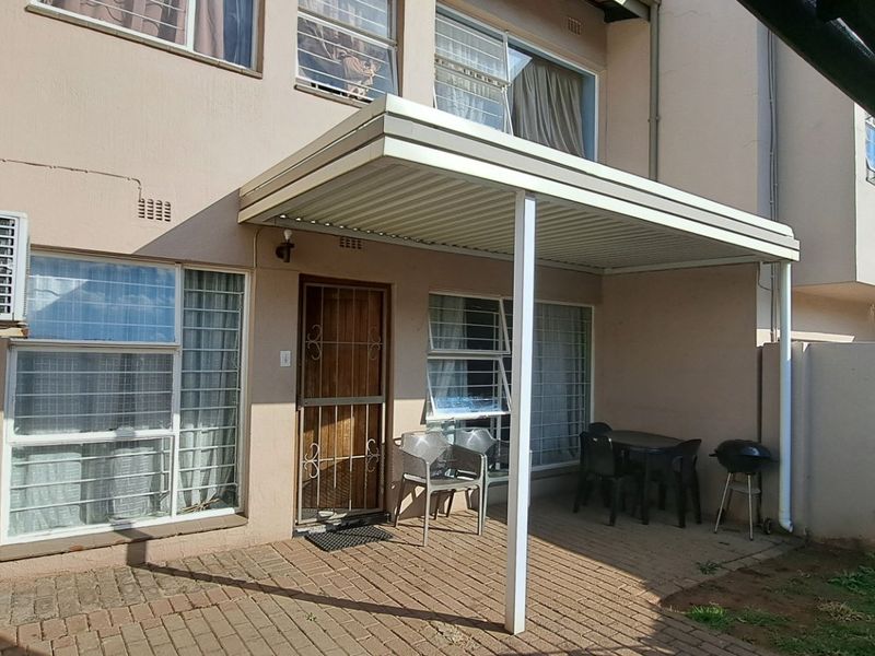 Calling All Investors & First-Time Buyers! - Photo 2