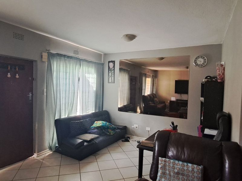 Calling All Investors & First-Time Buyers! - Photo 5
