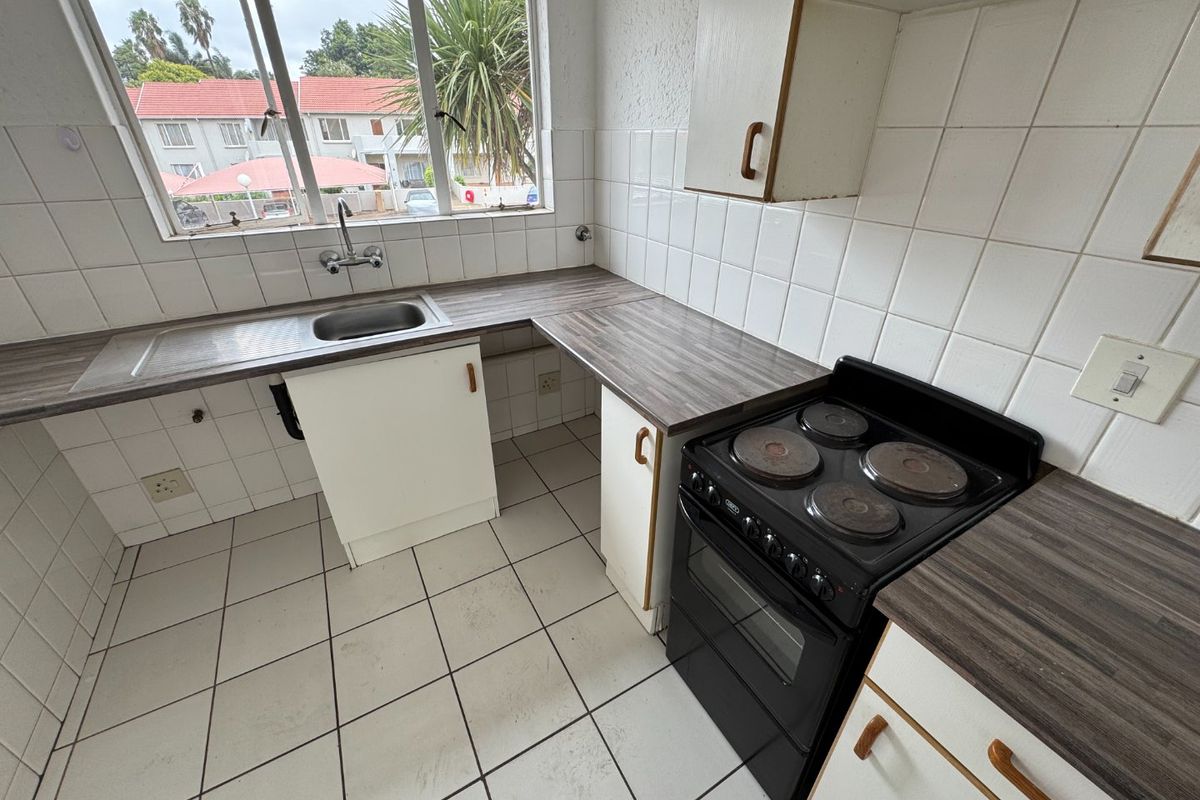 Modern Comfort Meets Effortless Everyday Living - Photo 3