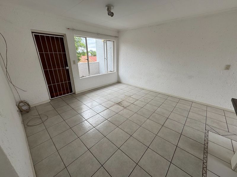 Modern Comfort Meets Effortless Everyday Living - Photo 6