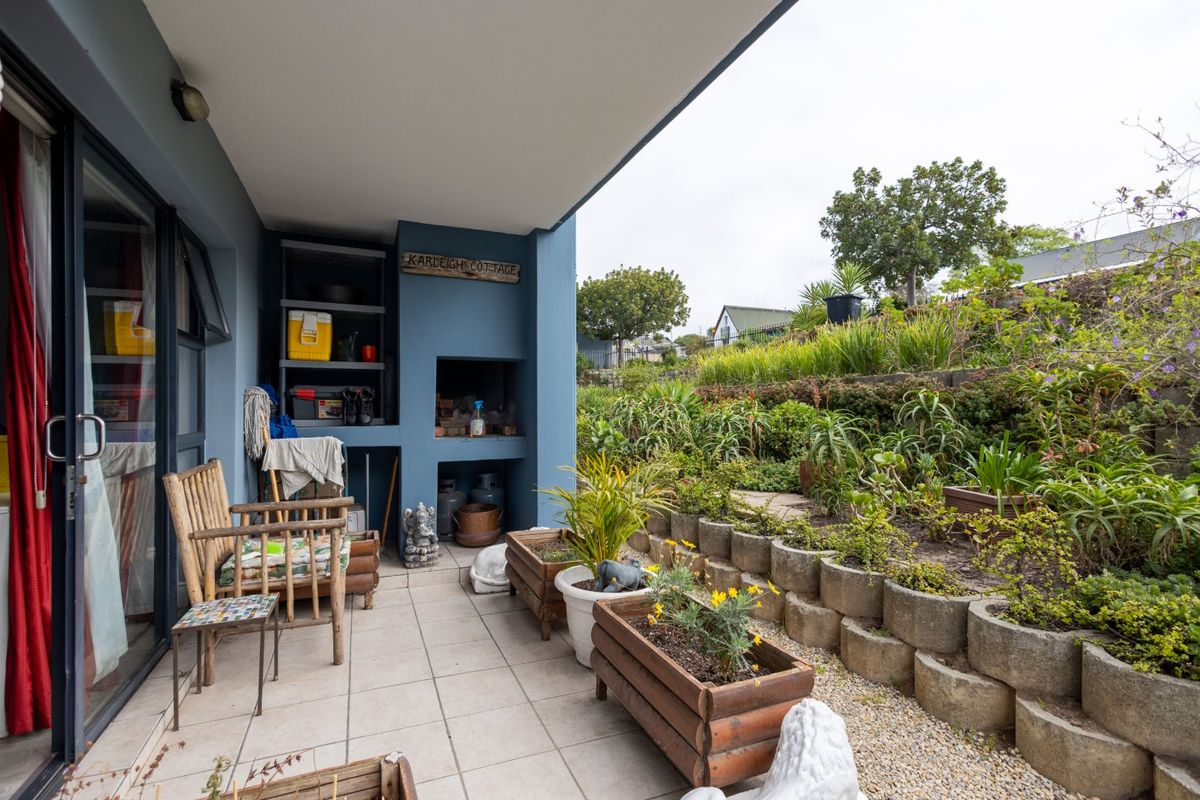 Modern Comfort Meets Prime Location Available now. - Photo 2