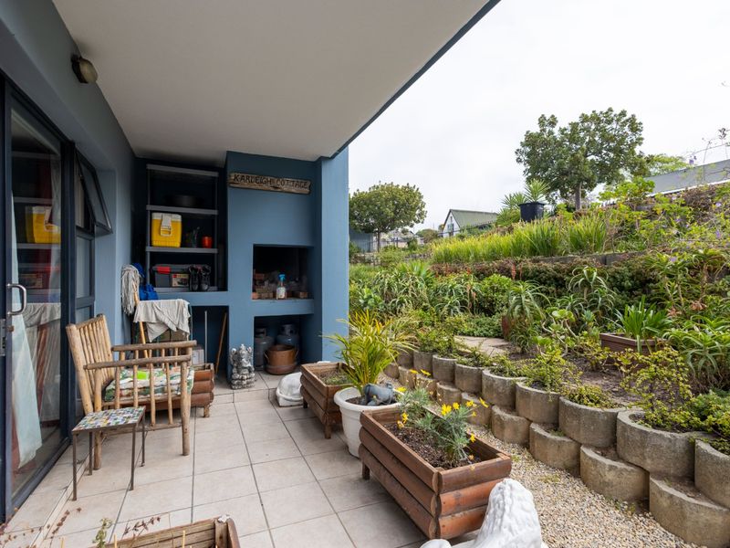 Modern Comfort Meets Prime Location Available now. - Photo 2