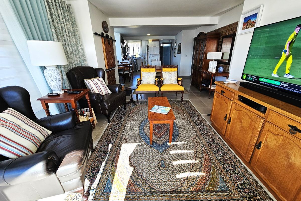 Sophisticated Coastal Living with Mountain & Bay Views - R2 754 000 - Photo 5