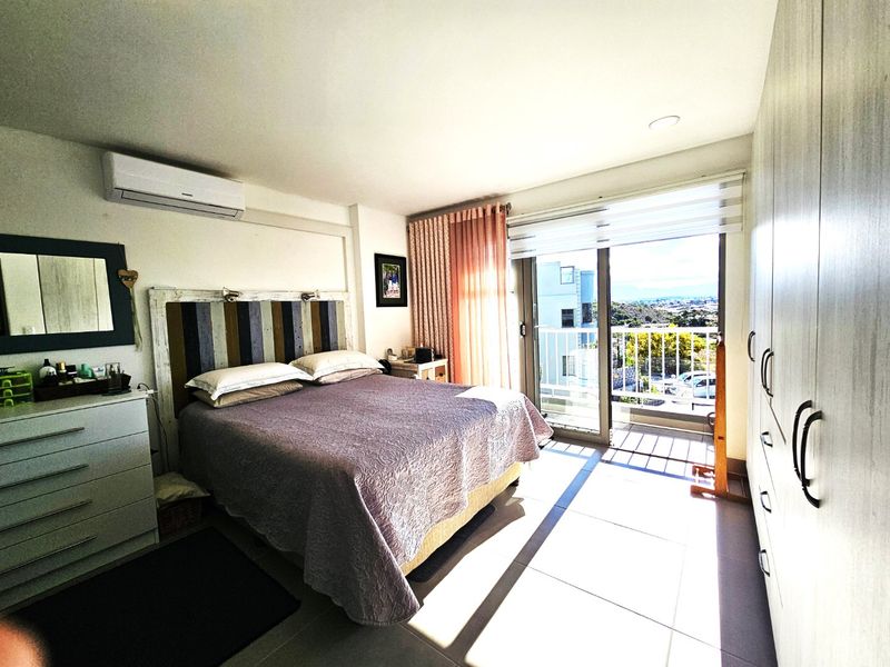Sophisticated Coastal Living with Mountain & Bay Views - R2 754 000 - Photo 8