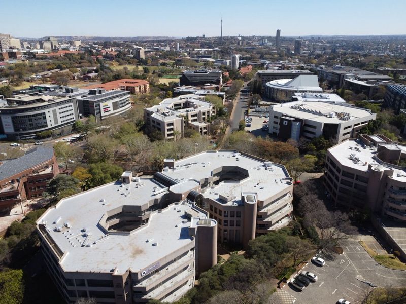ENTIRE PREMIER OFFICE PARK FOR SALE: Parktown, Johannesburg - Photo 5