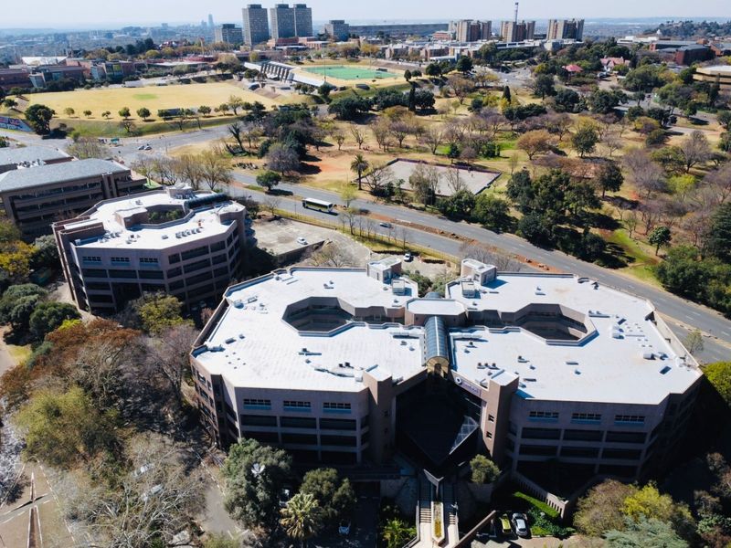 ENTIRE PREMIER OFFICE PARK FOR SALE: Parktown, Johannesburg - Photo 7