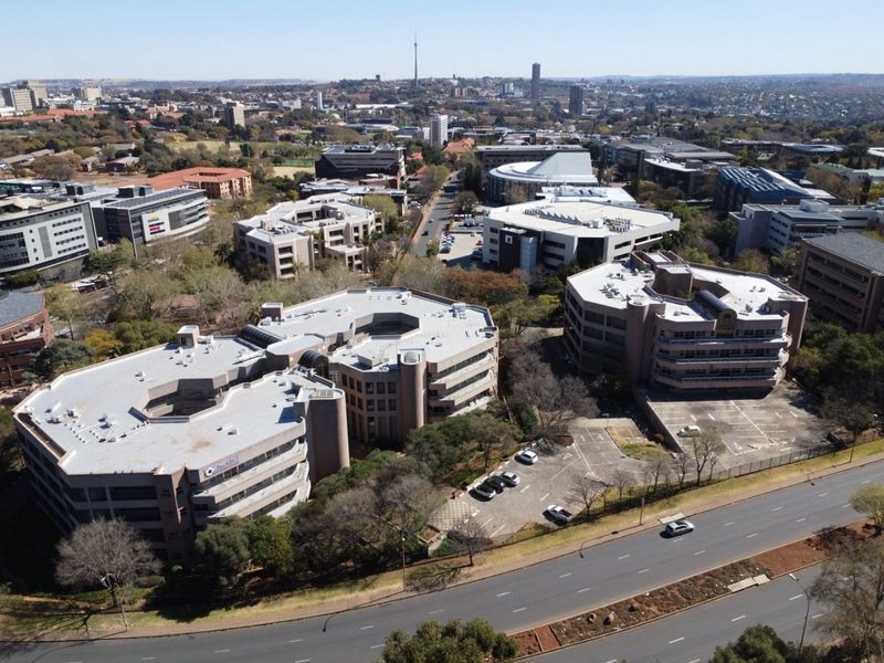 ENTIRE PREMIER OFFICE PARK FOR SALE: Parktown, Johannesburg - Photo 6