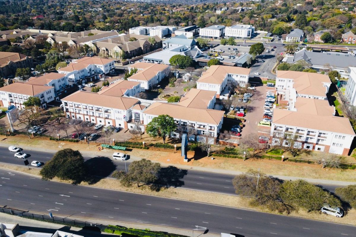 Prime Office Park Investment in Bryanston – 9,625m2 - Photo 2