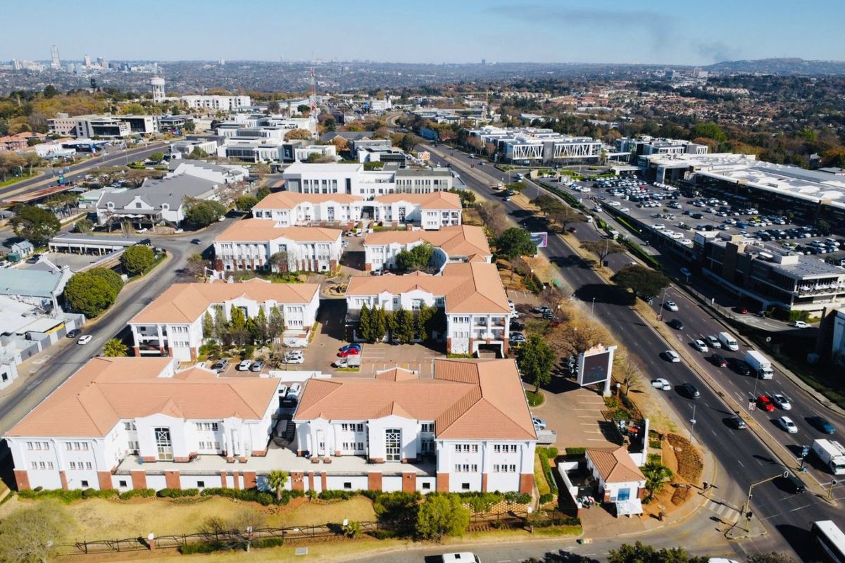 Prime Office Park Investment in Bryanston – 9,625m2 - Photo 4