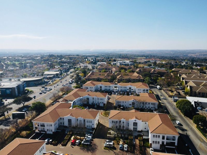 Prime Office Park Investment in Bryanston – 9,625m2 - Photo 8