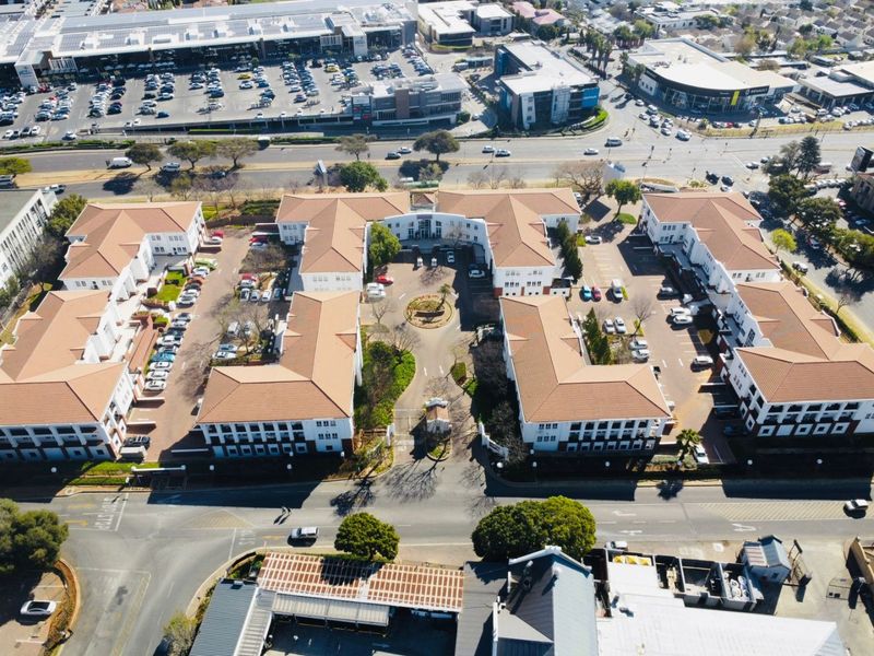 Prime Office Park Investment in Bryanston – 9,625m2 - Photo 3