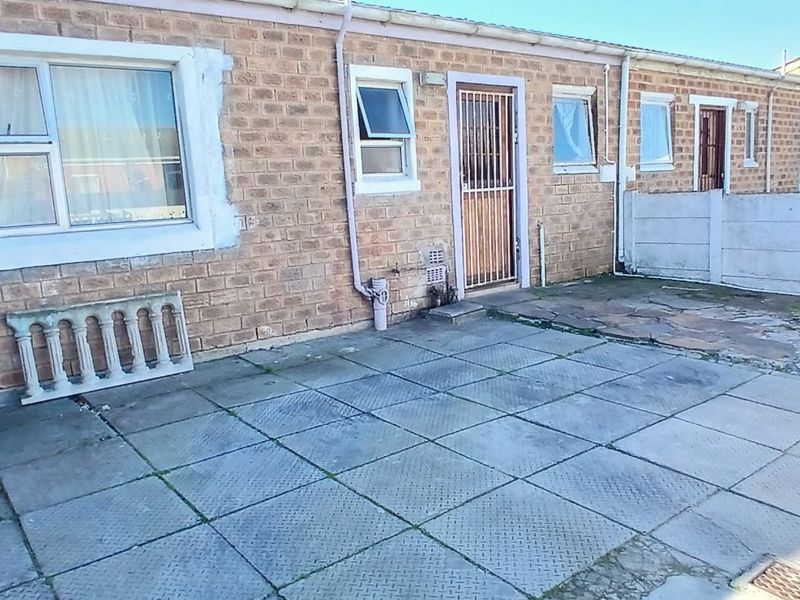 Three bedroom spacious house for sale - Photo 2