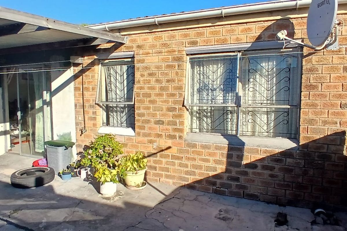 Three bedroom spacious house for sale - Photo 3