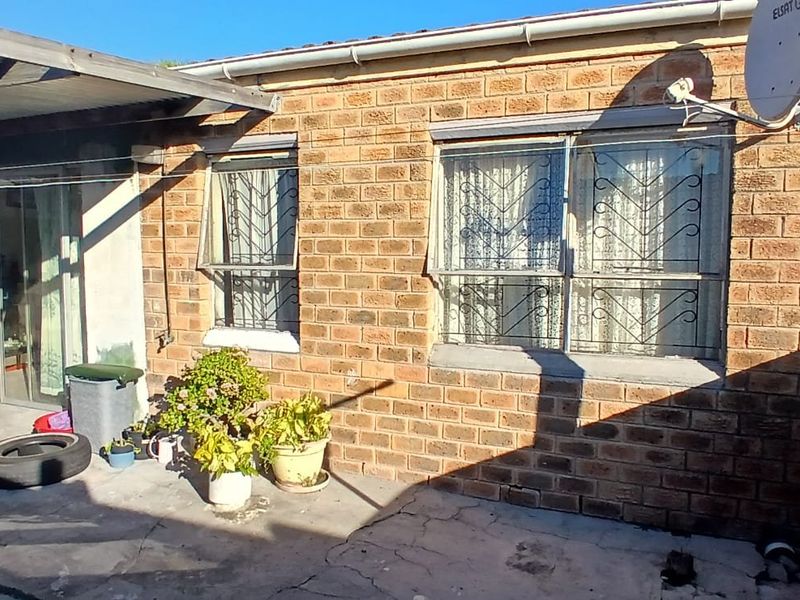 Three bedroom spacious house for sale - Photo 3