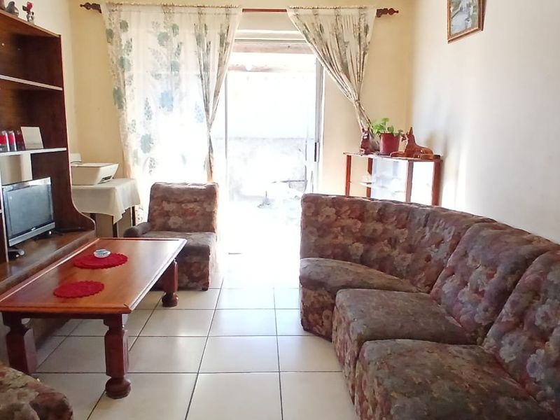 Three bedroom spacious house for sale - Photo 8