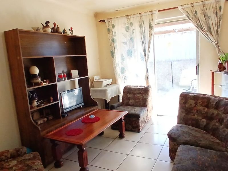 Three bedroom spacious house for sale - Photo 7