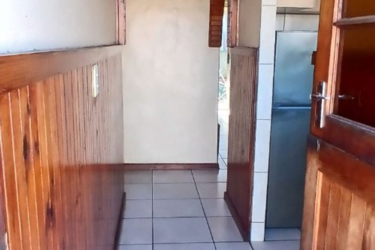 Three bedroom spacious house for sale - Photo 4