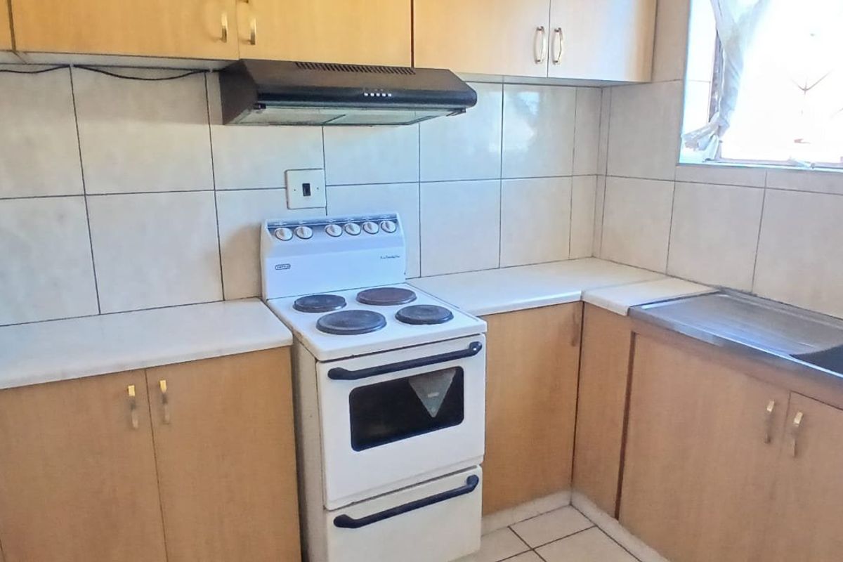 Three bedroom spacious house for sale - Photo 5