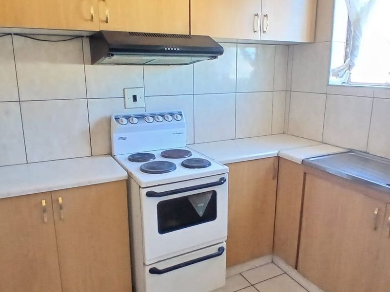 Three bedroom spacious house for sale - Photo 5