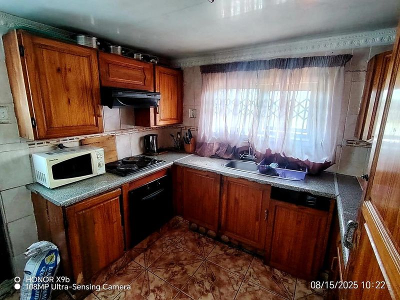 2 Bedroom House for Sale in Mdantsane - Photo 5