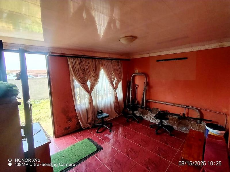 2 Bedroom House for Sale in Mdantsane - Photo 10