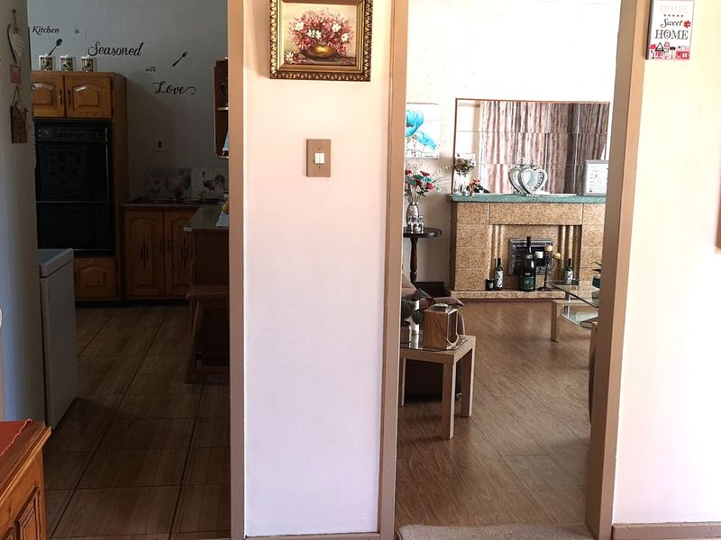 Outstanding Gerdview Home - MOVE IN READY - Photo 5