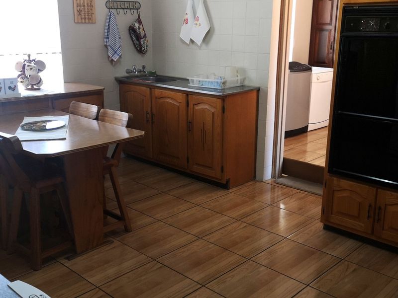 Outstanding Gerdview Home - MOVE IN READY - Photo 10