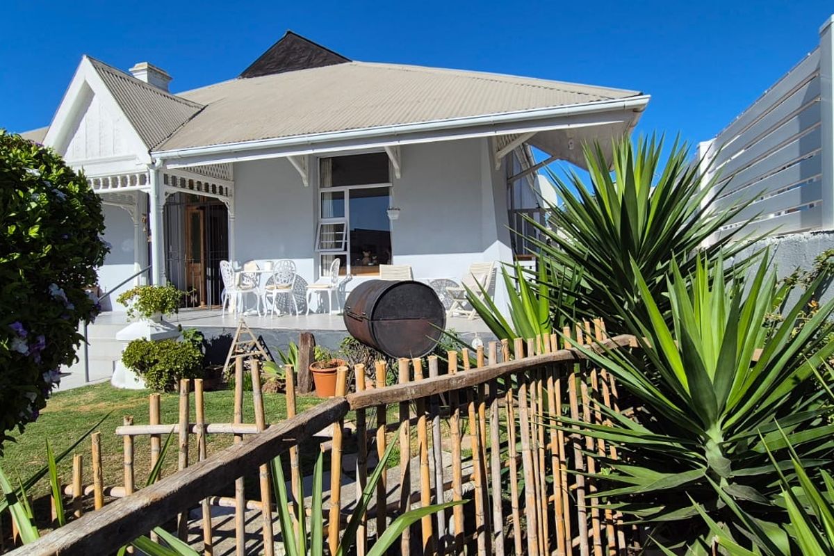 Large modernized grand old lady with full flat - Photo 5