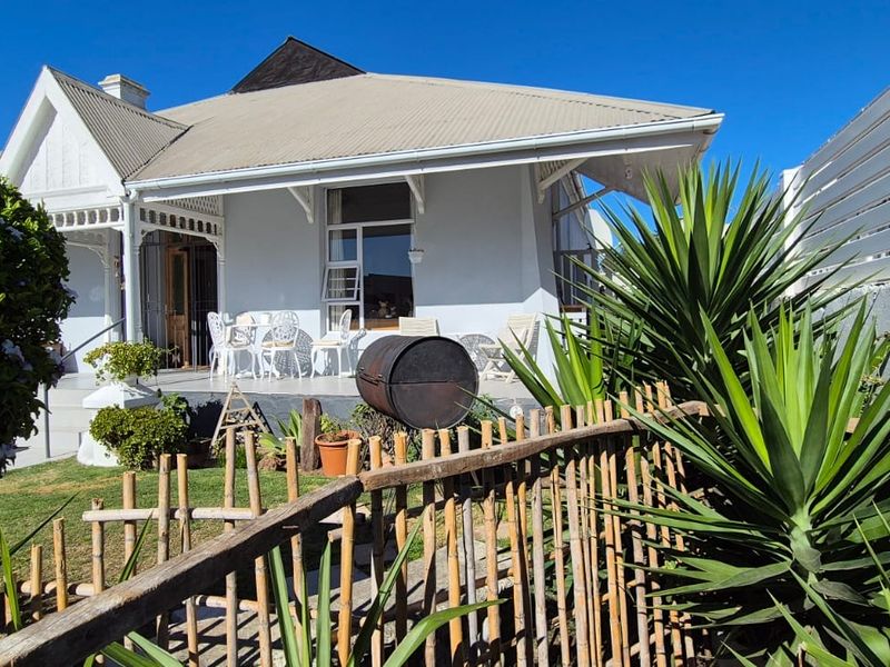 Large modernized grand old lady with full flat - Photo 5