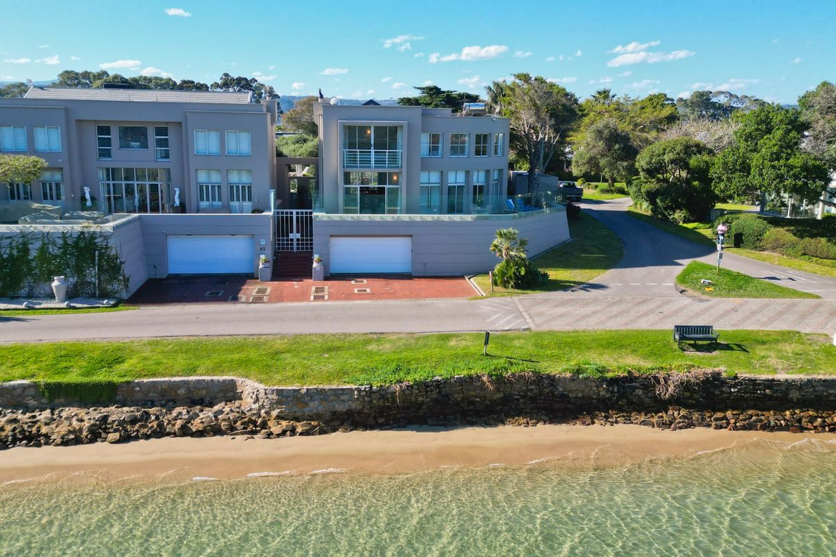 Contemporary & Stately - Photo 5