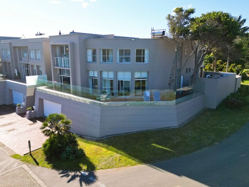 Contemporary & Stately - Photo 4