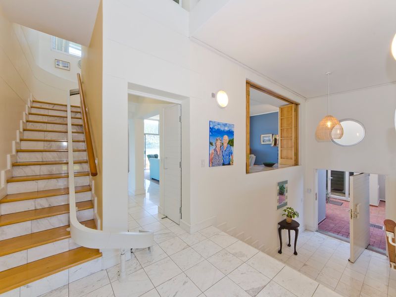 Contemporary & Stately - Photo 10