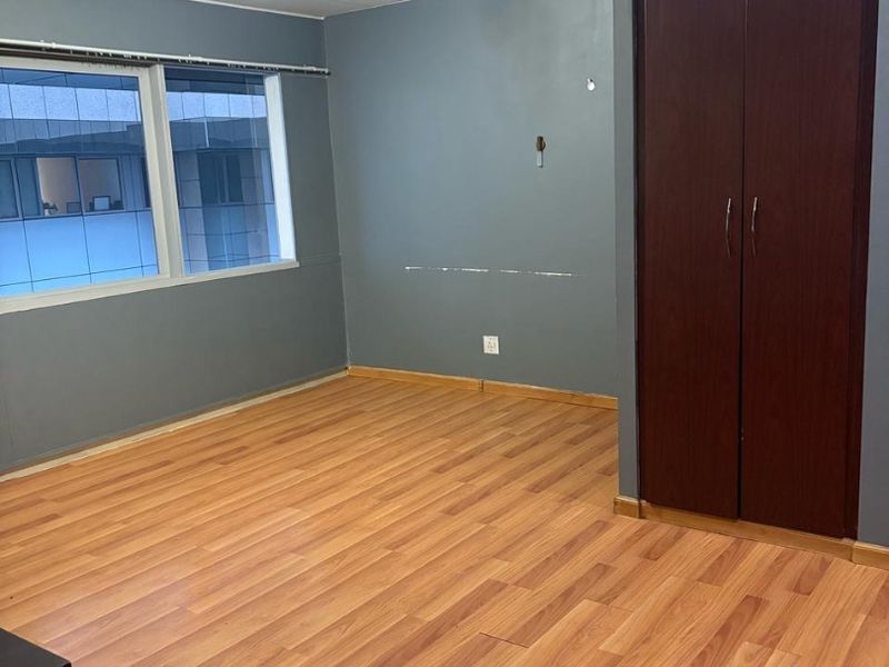 Cozy Bachelor Apartment for Sale in The Colosseum - Photo 6