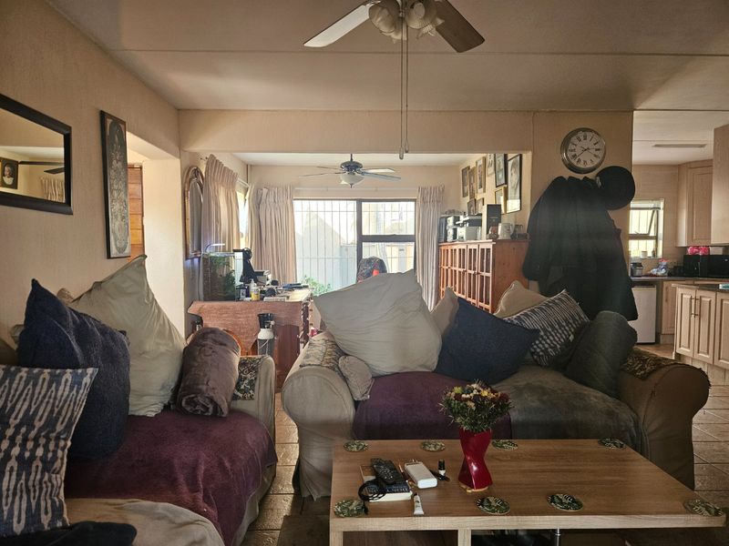 Spacious 3-Bedroom Family Home with Modern Extras!!! Freestanding in Complex!!! - Photo 9