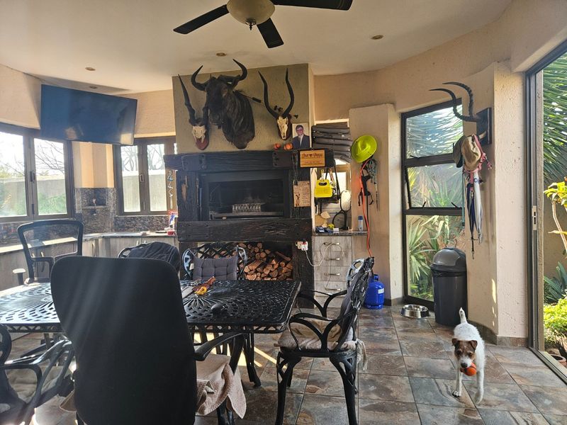 Spacious 3-Bedroom Family Home with Modern Extras!!! Freestanding in Complex!!! - Photo 7