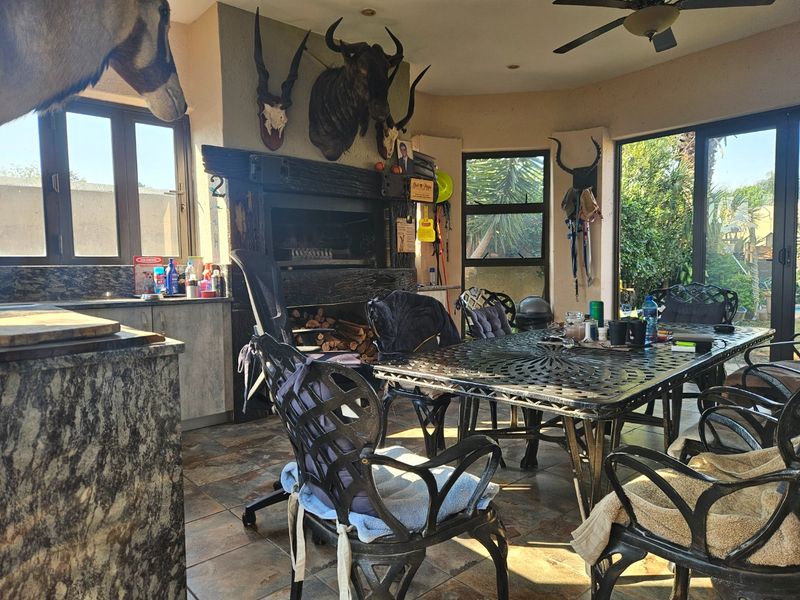 Spacious 3-Bedroom Family Home with Modern Extras!!! Freestanding in Complex!!! - Photo 6