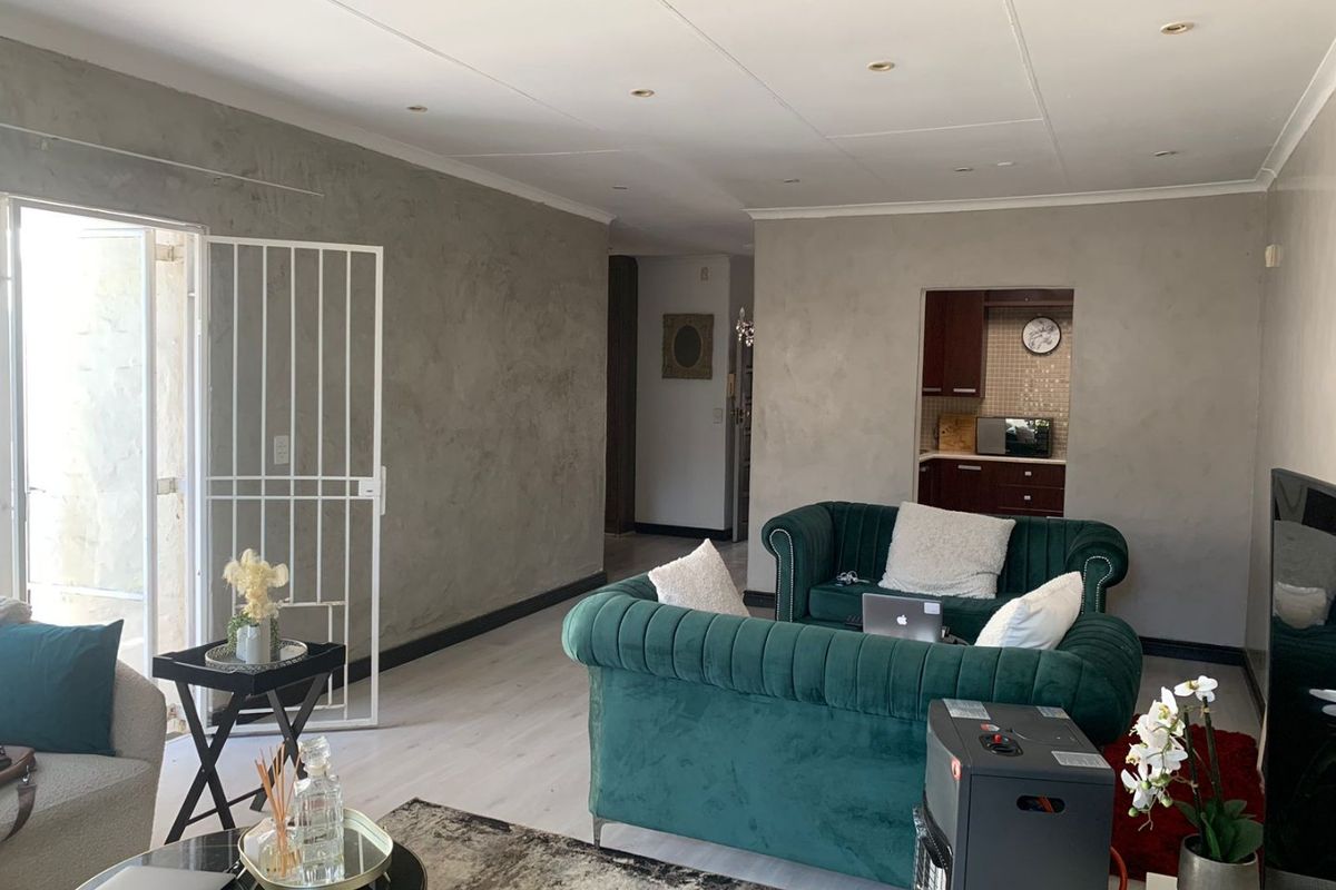 Stunning 3  bedrooms Simplex in Sandton - Photo 5