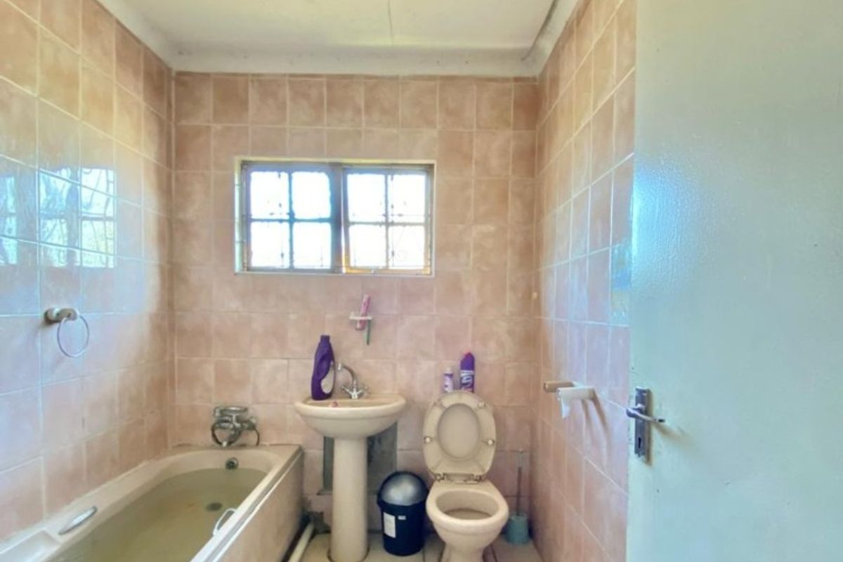 2Bedroom house for sale in Esikhawini. - Photo 5