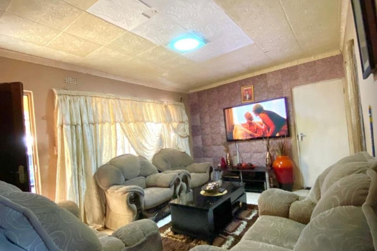 2Bedroom house for sale in Esikhawini. - Photo 2