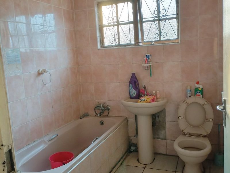2Bedroom house for sale in Esikhawini. - Photo 6